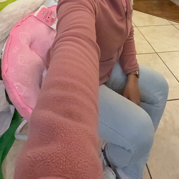 Hello kitty pink saucer chair - Picture 6 of 8